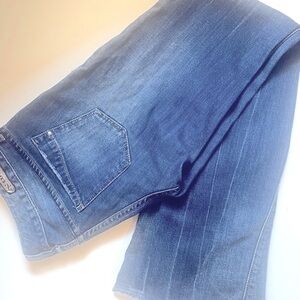 Express distressed jeans like new